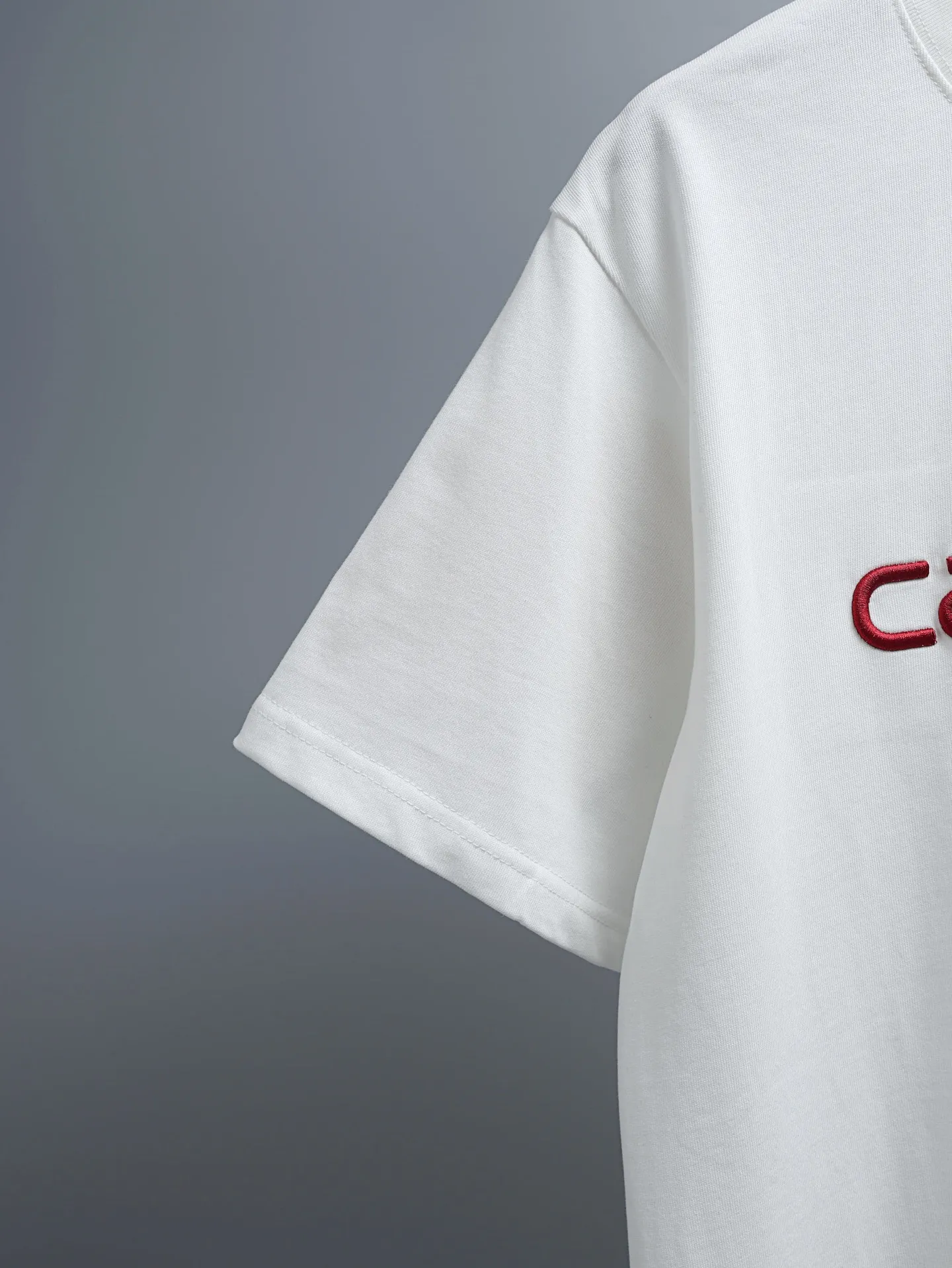Carhartt 2꯭0꯭2꯭6 new spring and summer models ❤️ original ⌚️ high version Carhartt fabric is made of high-density pure cotton, does not deform and does not shrink. Process introduction: double thread movement. The chest logo uses high-quality embroidery🪡 technology. Color: White SIZE: M-XXL